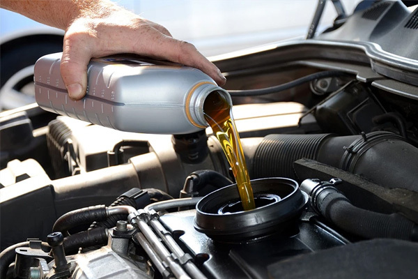 800quickfit-engine-experts-service-Engine-oil-change-img 800quickfit-engine-experts-service-Engine-oil-change-img
